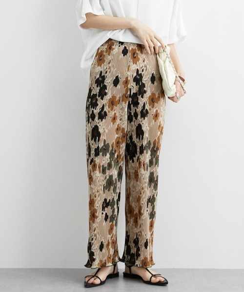 nissen（ニッセン）の「フラワー柄クリスタルプリーツパンツ（その他パンツ・レディース・ベージュ系/ブルー系/ブラウン系・M/L）」の6枚目の写真