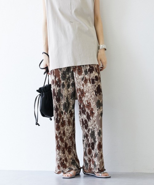 nissen（ニッセン）の「フラワー柄クリスタルプリーツパンツ（その他パンツ・レディース・ベージュ系/ブルー系/ブラウン系・M/L）」の17枚目の写真