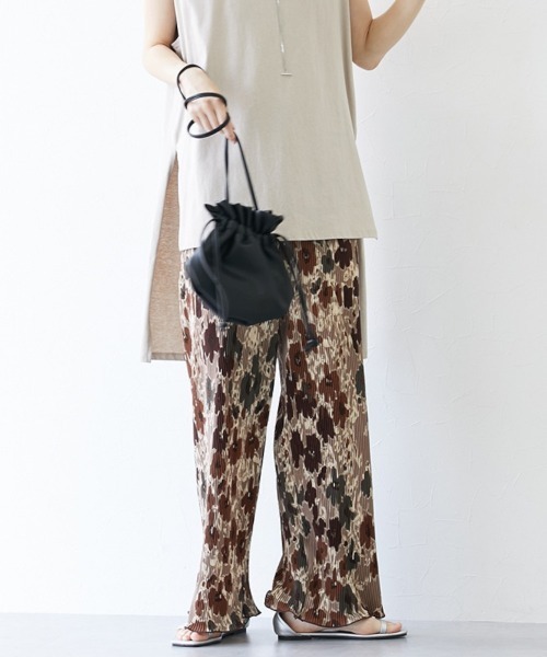 nissen（ニッセン）の「フラワー柄クリスタルプリーツパンツ（その他パンツ・レディース・ベージュ系/ブルー系/ブラウン系・M/L）」の19枚目の写真