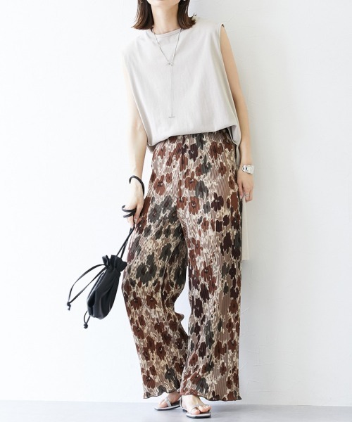 nissen（ニッセン）の「フラワー柄クリスタルプリーツパンツ（その他パンツ・レディース・ベージュ系/ブルー系/ブラウン系・M/L）」の22枚目の写真