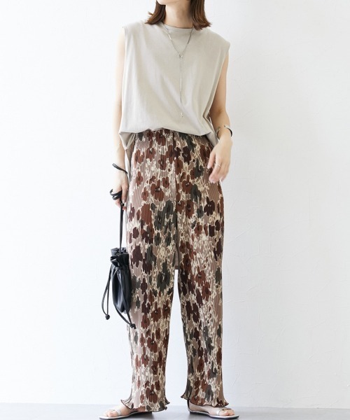 nissen（ニッセン）の「フラワー柄クリスタルプリーツパンツ（その他パンツ・レディース・ベージュ系/ブルー系/ブラウン系・M/L）」の18枚目の写真