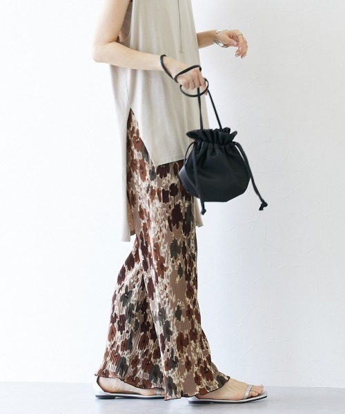 nissen（ニッセン）の「フラワー柄クリスタルプリーツパンツ（その他パンツ・レディース・ベージュ系/ブルー系/ブラウン系・M/L）」の21枚目の写真