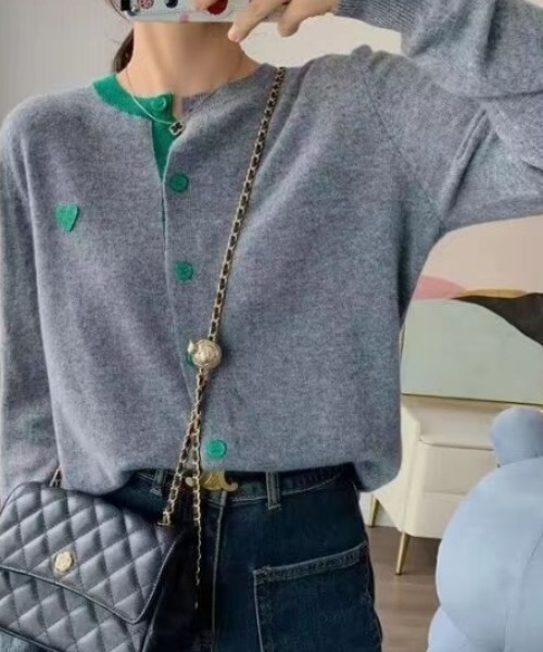 deux amour（ドゥーザムール）の「ワンポイントハート刺しゅうニットカーディガン（カーディガン/ボレロ・レディース・グレー/グリーン/ホワイト・FREE）」の6枚目の写真