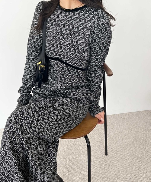 nelliy.(ネルリー)の「フラワージャカードパイピングワンピース(ワンピース・レディース・ブラック・MEDIUM/LARGE)」の3枚目の写真