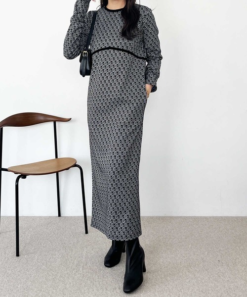 nelliy.(ネルリー)の「フラワージャカードパイピングワンピース(ワンピース・レディース・ブラック・MEDIUM/LARGE)」の5枚目の写真