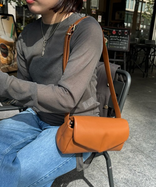 DouDou(ドゥドゥ)の「パデットロールバッグ(ショルダーバッグ・レディース・ブラック/グレー/キャメル・FREE)」の11枚目の写真