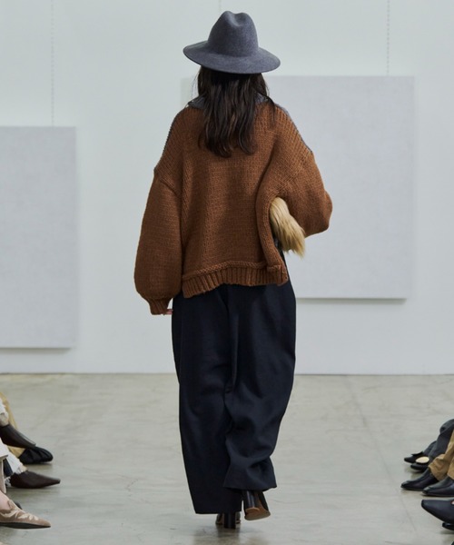 Libra Cue（リブラ キュー）の「バイカラーバルーンスリーブニット（ニット/セーター・レディース・ブラック/アイボリー/グレー/ブルー/ネイビー/モカ・FREE）」の9枚目の写真