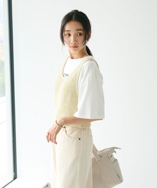 CRAFT STANDARD BOUTIQUE(クラフトスタンダードブティック)の「ワッフル編み短丈ニットベスト(ベスト・レディース・ボルドー/アイボリー/ブラック/カーキ・FREE)」の17枚目の写真