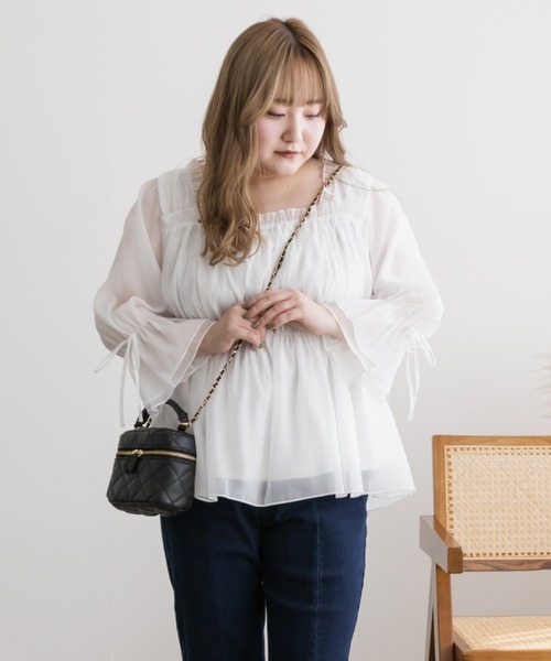 CLETTE(クレット)の「袖リボンフリルシアーブラウス(シャツ/ブラウス・レディース・ブラック/オフホワイト・LL/3L/4L)」の5枚目の写真