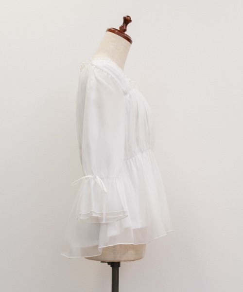 CLETTE(クレット)の「袖リボンフリルシアーブラウス(シャツ/ブラウス・レディース・ブラック/オフホワイト・LL/3L/4L)」の17枚目の写真