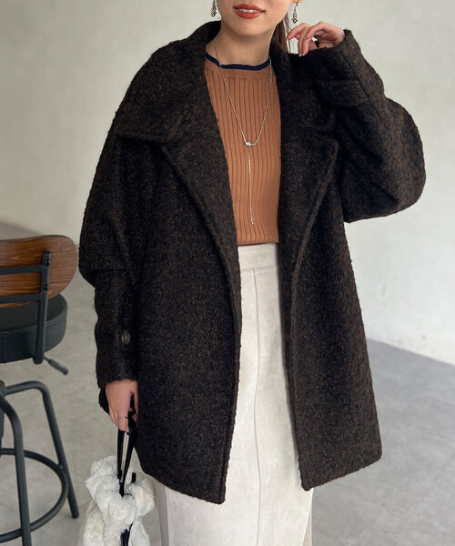 Chez toi（シェトワ）の「プードルファーBACKコクーンスタンドネックコート（その他アウター・レディース・ベージュ/ライトグレー/ブラウン・FREE）」の2枚目の写真