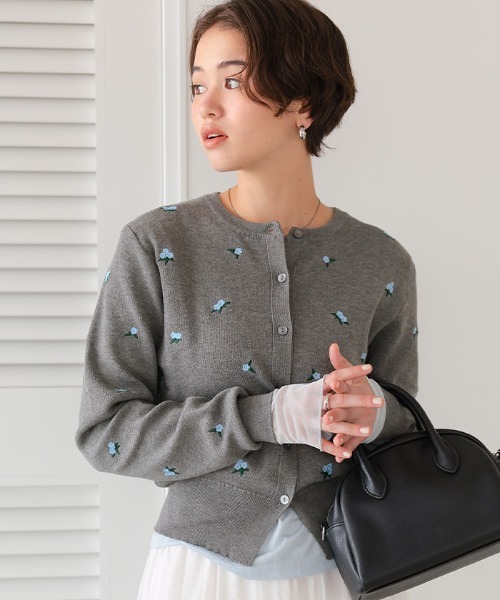 titivate(ティティベイト)の「フラワー刺繍カーディガン(カーディガン/ボレロ・レディース・ブラック/アイボリー/ネイビー/グレー・S/M/L)」の4枚目の写真