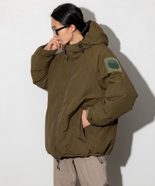 NANGA（ナンガ）の「NANGA/ナンガ SP HOODIE DOWN JKT/別注 フーディ ダウンジャケット（ダウンジャケット/コート・メンズ・グレー/オリーブ/ブラック・MEDIUM/X-LARGE/LARGE）」の8枚目の写真