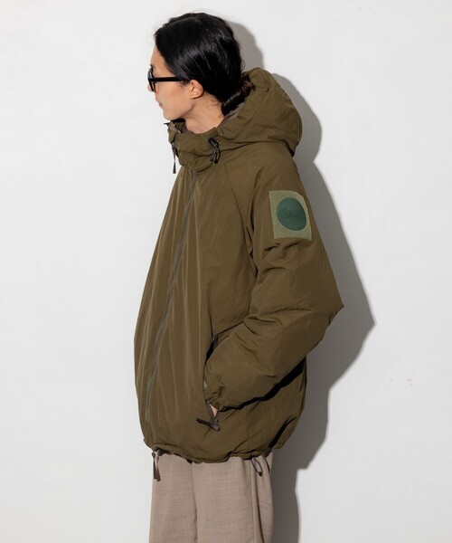 NANGA（ナンガ）の「NANGA/ナンガ SP HOODIE DOWN JKT/別注 フーディ ダウンジャケット（ダウンジャケット/コート・メンズ・グレー/オリーブ/ブラック・MEDIUM/X-LARGE/LARGE）」の11枚目の写真