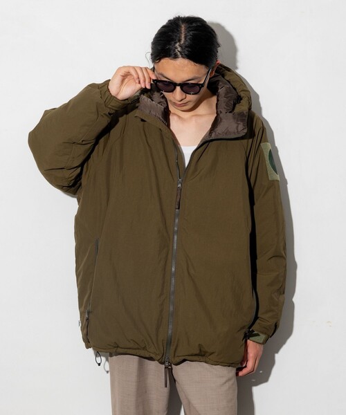 NANGA（ナンガ）の「NANGA/ナンガ SP HOODIE DOWN JKT/別注 フーディ ダウンジャケット（ダウンジャケット/コート・メンズ・グレー/オリーブ/ブラック・MEDIUM/X-LARGE/LARGE）」の13枚目の写真