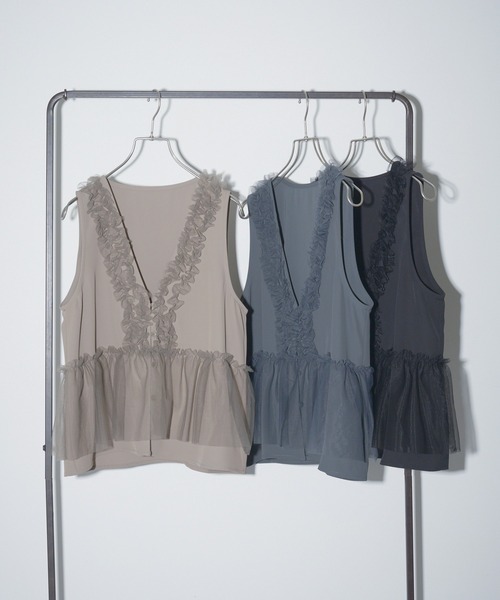 MAISON BREEZE reveur（メゾンブリーズレヴール）の「【MAISON BREEZE reveur】チュールレイヤードジレベスト trc（ベスト・レディース・グレー/チャコールグレー/ブラック・FREE）」の11枚目の写真