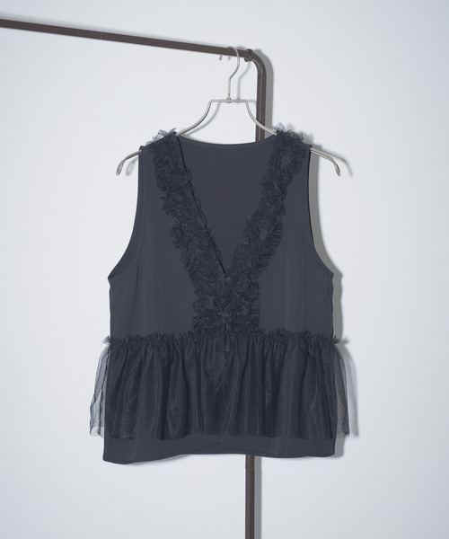 MAISON BREEZE reveur（メゾンブリーズレヴール）の「【MAISON BREEZE reveur】チュールレイヤードジレベスト trc（ベスト・レディース・グレー/チャコールグレー/ブラック・FREE）」の18枚目の写真