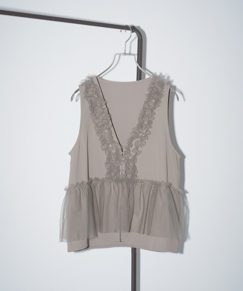 MAISON BREEZE reveur（メゾンブリーズレヴール）の「【MAISON BREEZE reveur】チュールレイヤードジレベスト trc（ベスト・レディース・グレー/チャコールグレー/ブラック・FREE）」の5枚目の写真