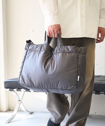 GERMAN TRAINER（ジャーマントレーナー）の「【MAISON CLUB】ナイロンエアーショルダーバッグ　/　A4収納可能　メッセンジャーバッグ　軽量　ソフトバッグ　中綿（ショルダーバッグ）」