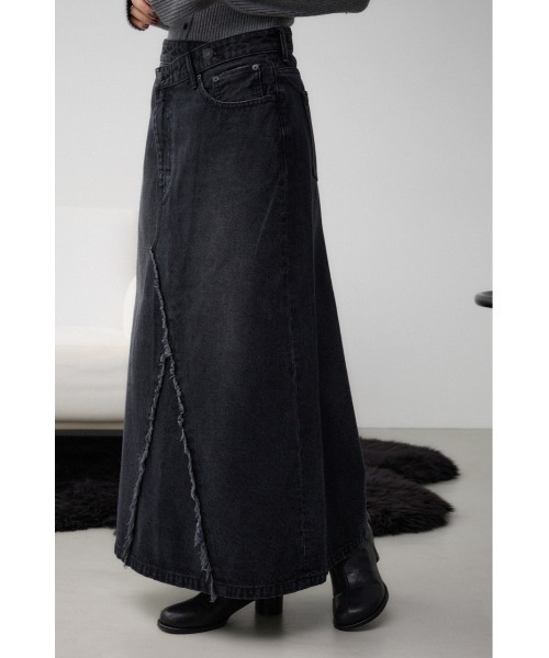 AZUL by moussy(アズールバイマウジー)の「AZUL DENIM クロスウエストデニムスカート(デニムスカート・レディース・ブルー/ブラック・SMALL/MEDIUM)」の3枚目の写真