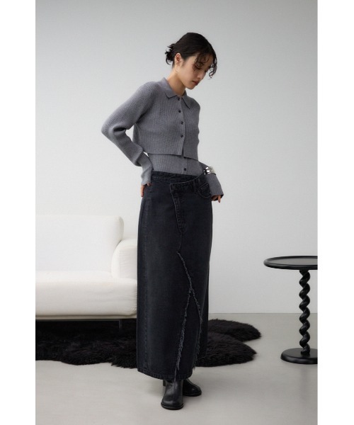 AZUL by moussy(アズールバイマウジー)の「AZUL DENIM クロスウエストデニムスカート(デニムスカート・レディース・ブルー/ブラック・SMALL/MEDIUM)」の5枚目の写真