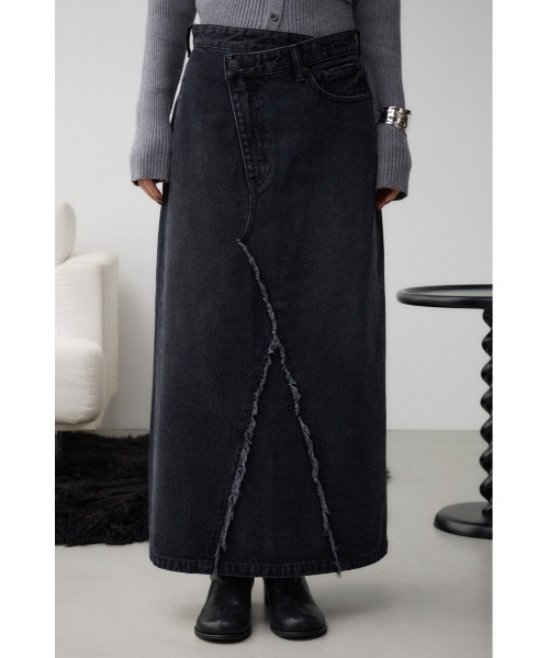 AZUL by moussy(アズールバイマウジー)の「AZUL DENIM クロスウエストデニムスカート(デニムスカート・レディース・ブルー/ブラック・SMALL/MEDIUM)」の6枚目の写真