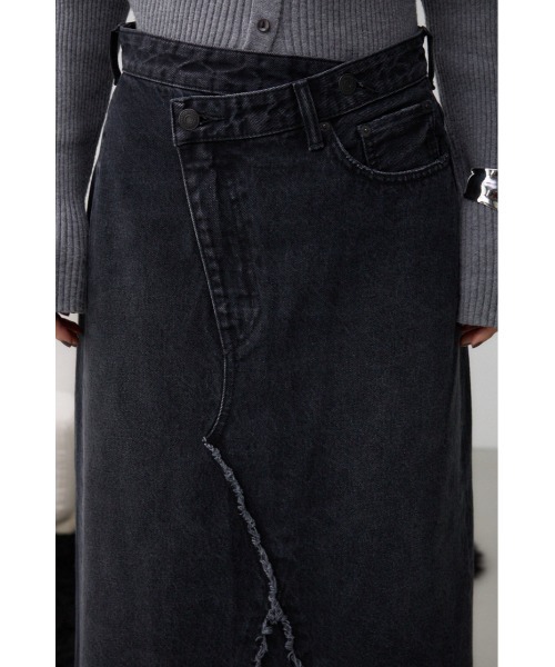 AZUL by moussy(アズールバイマウジー)の「AZUL DENIM クロスウエストデニムスカート(デニムスカート・レディース・ブルー/ブラック・SMALL/MEDIUM)」の9枚目の写真