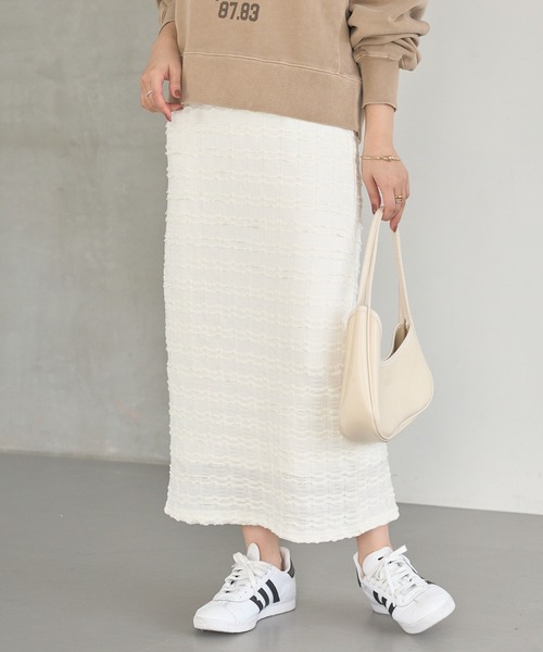 LAVEANGE(ラビアンジェ)の「ミニフリルレースナロースカート(スカート・レディース・オフホワイト/ブラック・M/LL/3L/4L/5L)」の2枚目の写真