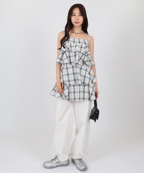 SUWDEE(スーディー)の「plaid pattern tiered camisole(キャミソール・レディース・ホワイト/ブラック・FREE)」の3枚目の写真