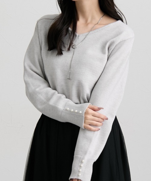 nissen（ニッセン）の「ふわもちカシミアタッチ　袖パール風ボタン付ニット（ニット/セーター・レディース・ピンク/ミント/ベージュ/ブラック/グレー・LL/L/M/S）」の3枚目の写真