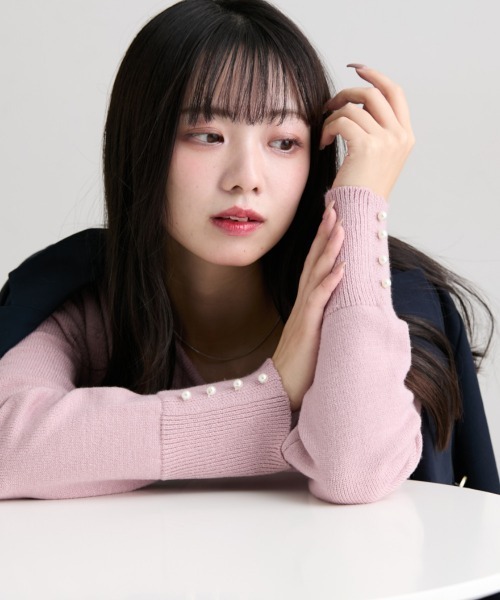 nissen（ニッセン）の「ふわもちカシミアタッチ　袖パール風ボタン付ニット（ニット/セーター・レディース・ピンク/ミント/ベージュ/ブラック/グレー・LL/L/M/S）」の17枚目の写真