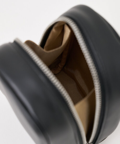 Kastane（カスタネ）の「【Kolors like you】multi pouch（ポーチ・レディース・ブラック/ベビーピンク/シルバー・FREE）」の21枚目の写真