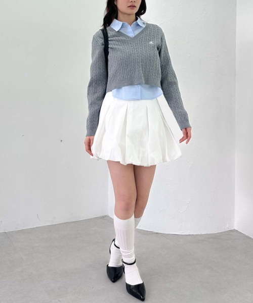 archives(アルシーヴ)の「Vネックケーブルニット×シャツSET(アンサンブル・レディース・グレー/ブルー/ベージュ・MEDIUM)」の9枚目の写真