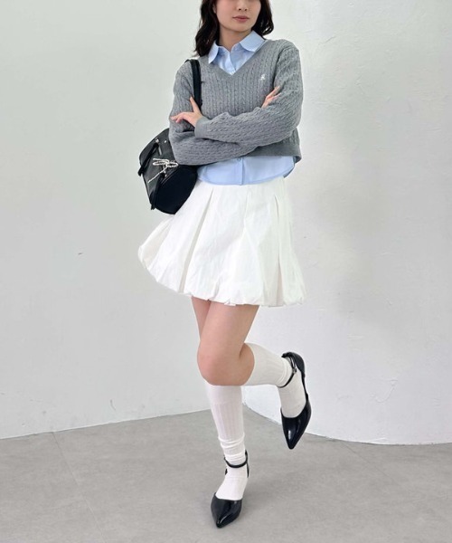 archives(アルシーヴ)の「Vネックケーブルニット×シャツSET(アンサンブル・レディース・グレー/ブルー/ベージュ・MEDIUM)」の11枚目の写真