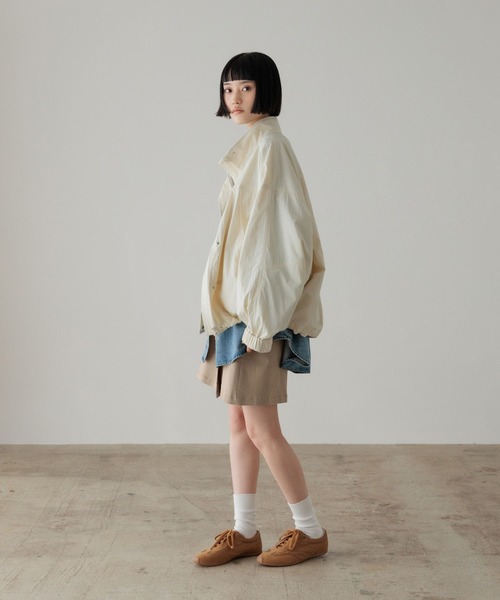 LOWRYS FARM（ローリーズファーム）の「ボリュームショートモンスターコート　288194（ナイロンジャケット・レディース・ブラック/アイボリー/ブルー/グレー・FREE）」の14枚目の写真