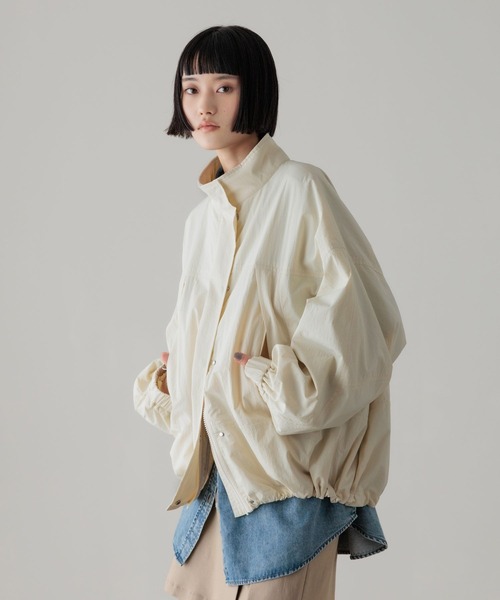 LOWRYS FARM（ローリーズファーム）の「ボリュームショートモンスターコート　288194（ナイロンジャケット・レディース・ブラック/アイボリー/ブルー/グレー・FREE）」の17枚目の写真