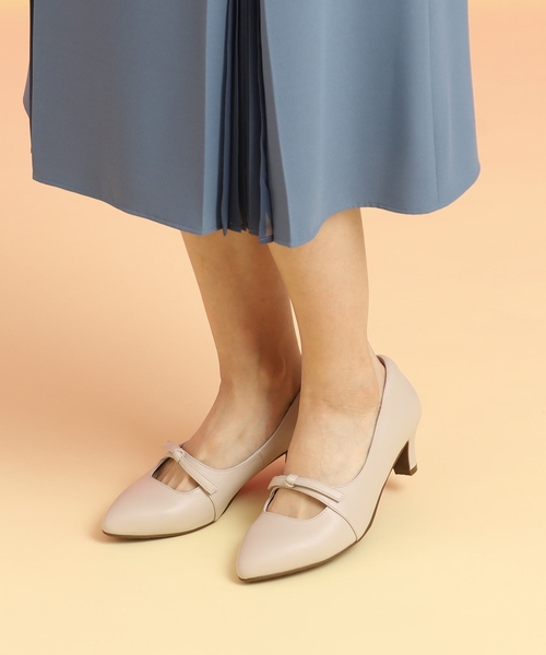 Reflect（リフレクト）の「【至福の履き心地／通勤にもぴったり◎】5cmヒールパンプス（パンプス・レディース・ブラック/ナチュラル・35/40/50/20/25/30/45）」の10枚目の写真