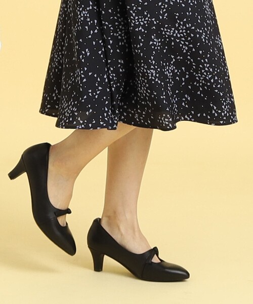 Reflect（リフレクト）の「【至福の履き心地／通勤にもぴったり◎】5cmヒールパンプス（パンプス・レディース・ブラック/ナチュラル・35/40/50/20/25/30/45）」の12枚目の写真