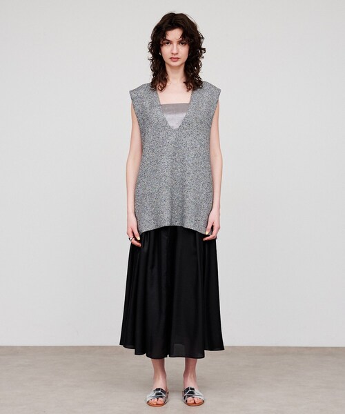 cloenc（クロエンス）の「【手洗い可】Vネックニットベスト（ベスト・レディース・オフホワイト/ブラック系8・02）」の8枚目の写真