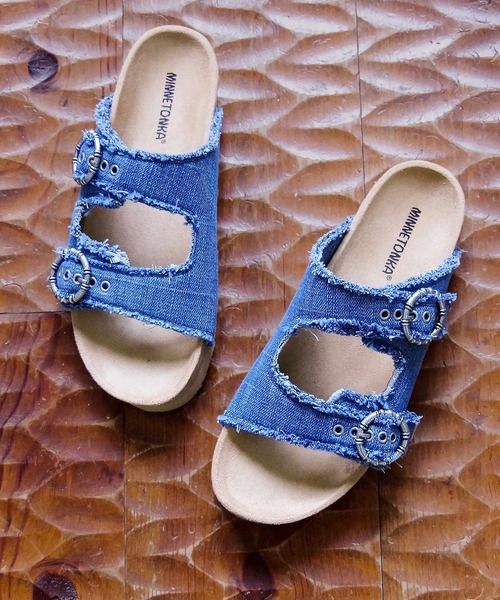 Minnetonka(ミネトンカ)の「MINNETONKA ミネトンカ / ベルトサンダル GEORGINE(サンダル・レディース・ベージュ/ブルー・6/7/8/9/5)」の2枚目の写真