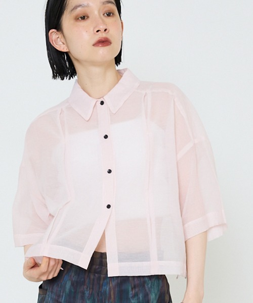 NOMINE(ノミネ)の「ハーフスリーブ シアー シャツ(シャツ/ブラウス・レディース・グレイッシュベージュ/エメラルド/ブラック/エンジ/ブラック系その他/ブラウン系その他/ピンク/ライトグレー・フリー)」の19枚目の写真