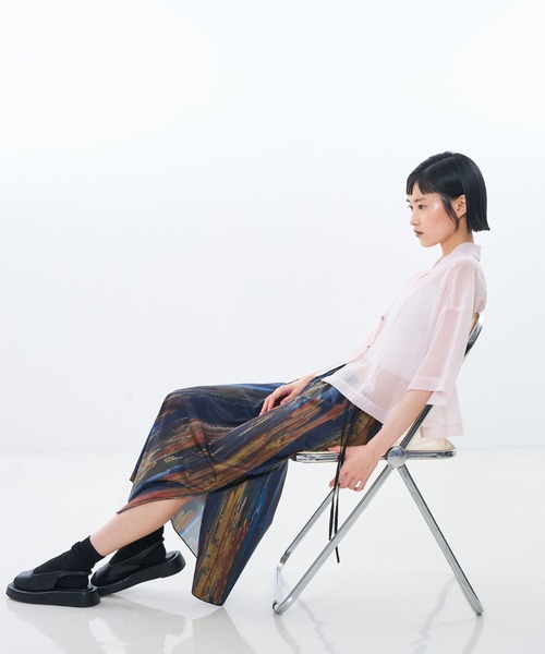 NOMINE(ノミネ)の「ハーフスリーブ シアー シャツ(シャツ/ブラウス・レディース・グレイッシュベージュ/エメラルド/ブラック/エンジ/ブラック系その他/ブラウン系その他/ピンク/ライトグレー・フリー)」の13枚目の写真