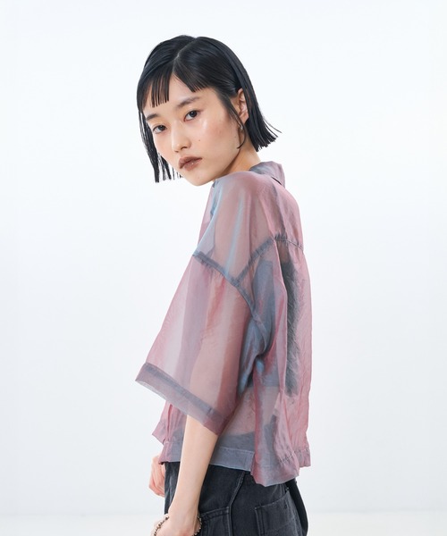 NOMINE(ノミネ)の「ハーフスリーブ シアー シャツ(シャツ/ブラウス・レディース・グレイッシュベージュ/エメラルド/ブラック/エンジ/ブラック系その他/ブラウン系その他/ピンク/ライトグレー・フリー)」の17枚目の写真