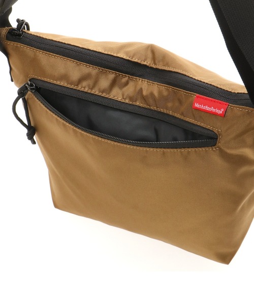 Manhattan Portage（マンハッタンポーテージ）の「Nylon Messenger Bag (S) No Flap 420D CORDURA ECO（メッセンジャーバッグ・メンズ・ブラウン/カーキ/ブラック・MEDIUM）」の9枚目の写真