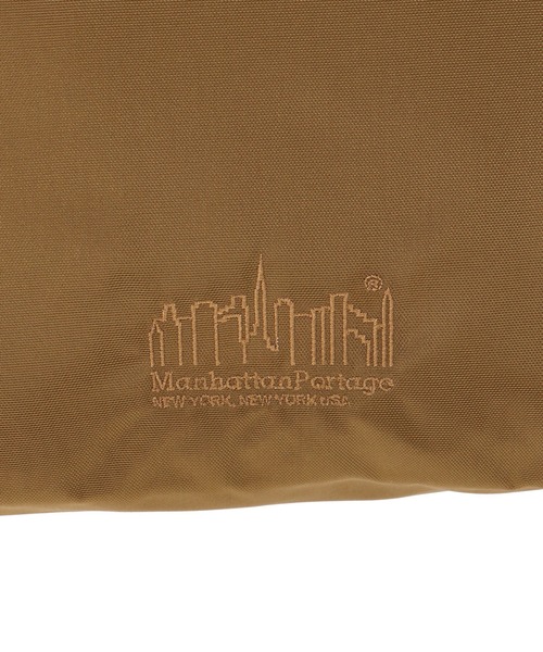 Manhattan Portage（マンハッタンポーテージ）の「Nylon Messenger Bag (S) No Flap 420D CORDURA ECO（メッセンジャーバッグ・メンズ・ブラウン/カーキ/ブラック・MEDIUM）」の12枚目の写真