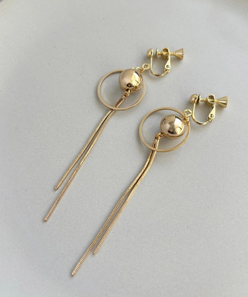tone(トーン)の「【As】【金属アレルギー対応】NO.167 銅玉×サークルリング ロングチェーンイヤリング(ニッケルフリー)(MA)(イヤリング・レディース・ゴールド系2/ゴールド/シルバー/シルバー系2・FREE)」の6枚目の写真
