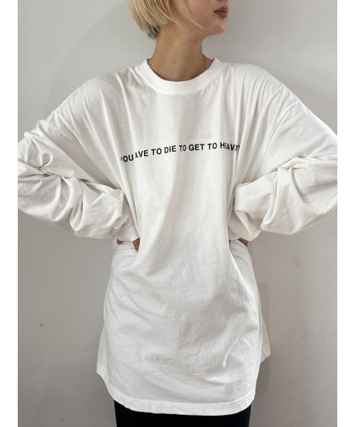 Day and Grade（デイアンドグレイド）の「【メッセージロゴ】オーバーサイズ ロングスリーブTシャツ / ビッグシルエット ロンT / ユニセックス（Tシャツ/カットソー・レディース・オフホワイト・FREE）」の3枚目の写真