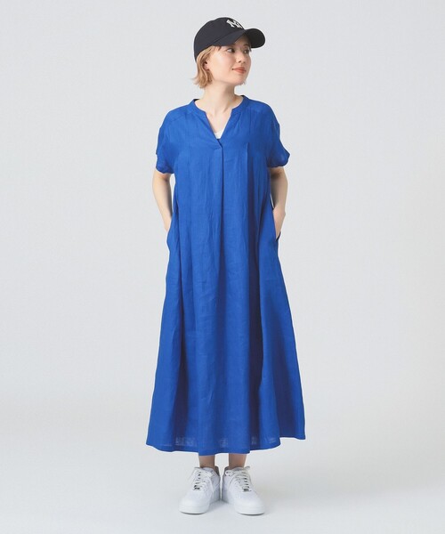 Ray BEAMS（レイビームス）の「リネン タック キーネック ワンピース [手洗い可]（ワンピース・レディース・ブラック/ブルー/レッド・ONE SIZE）」の2枚目の写真