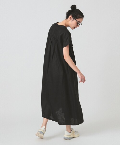 Ray BEAMS（レイビームス）の「リネン タック キーネック ワンピース [手洗い可]（ワンピース・レディース・ブラック/ブルー/レッド・ONE SIZE）」の6枚目の写真