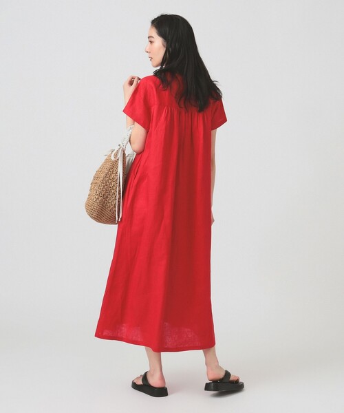 Ray BEAMS（レイビームス）の「リネン タック キーネック ワンピース [手洗い可]（ワンピース・レディース・ブラック/ブルー/レッド・ONE SIZE）」の10枚目の写真